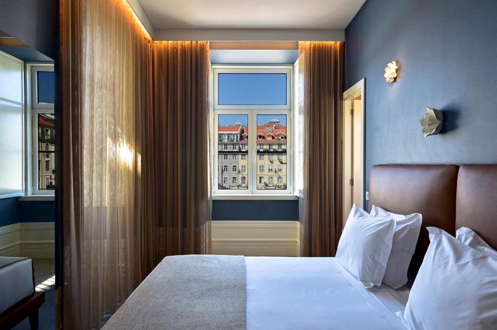 Double Room with Figueira Square view interior